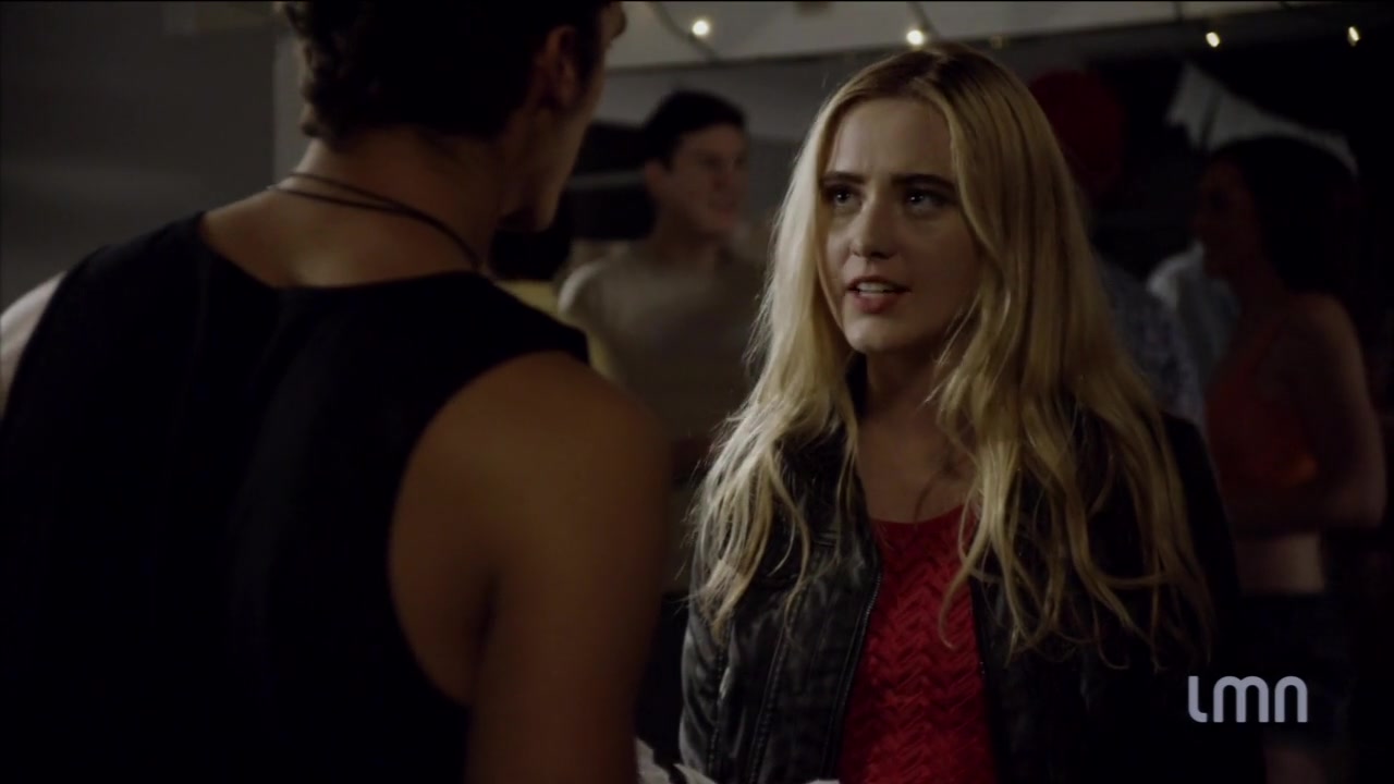The_Maid_2016_720p_HDTV_X264_Solar_0163.jpg