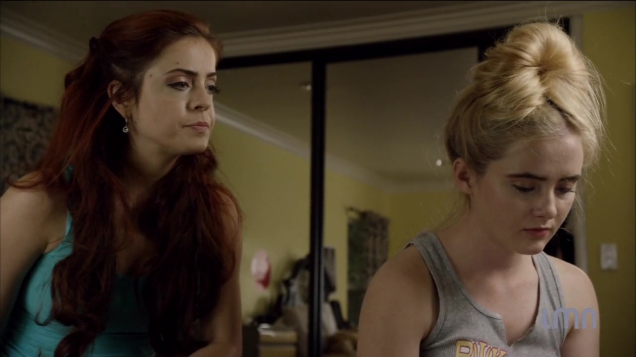 The_Maid_2016_720p_HDTV_X264_Solar_0547.jpg