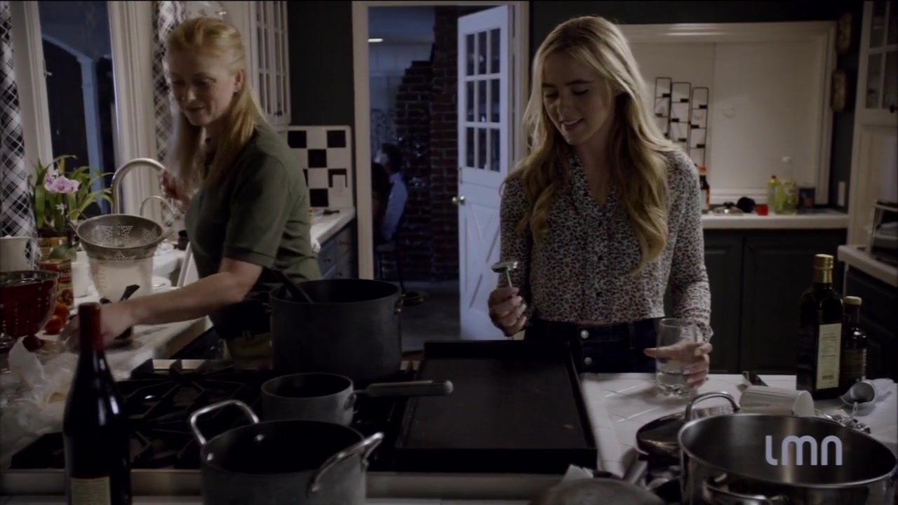 The_Maid_2016_720p_HDTV_X264_Solar_1089.jpg