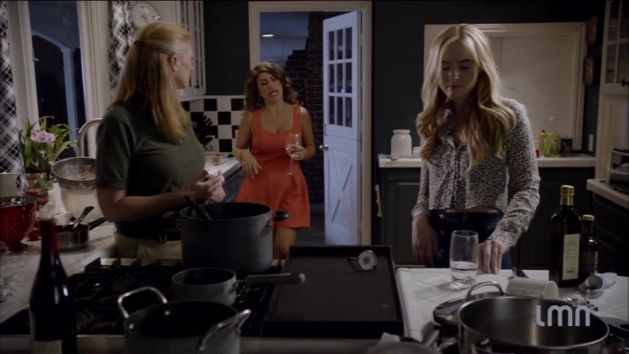 The_Maid_2016_720p_HDTV_X264_Solar_1098.jpg