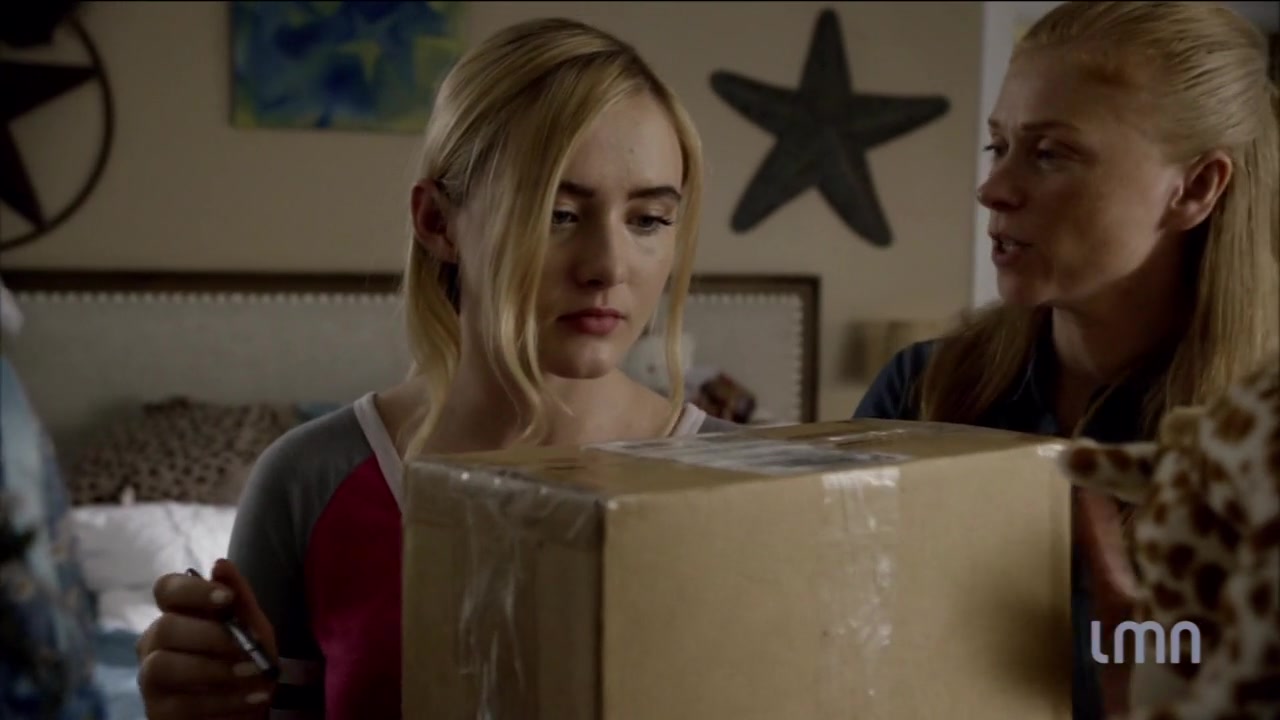 The_Maid_2016_720p_HDTV_X264_Solar_1291.jpg