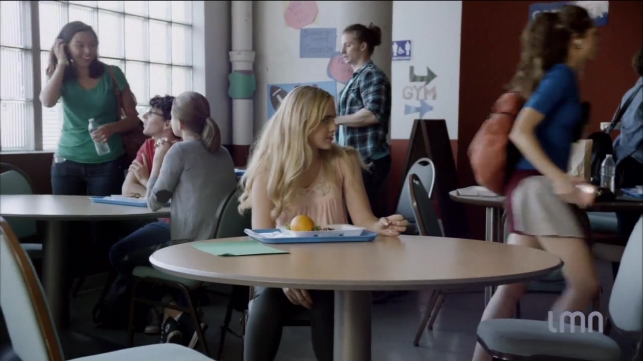 The_Maid_2016_720p_HDTV_X264_Solar_2691.jpg