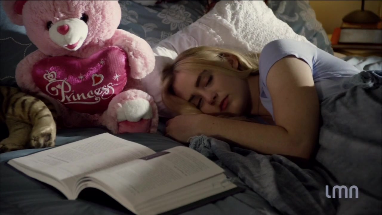 The_Maid_2016_720p_HDTV_X264_Solar_3099.jpg