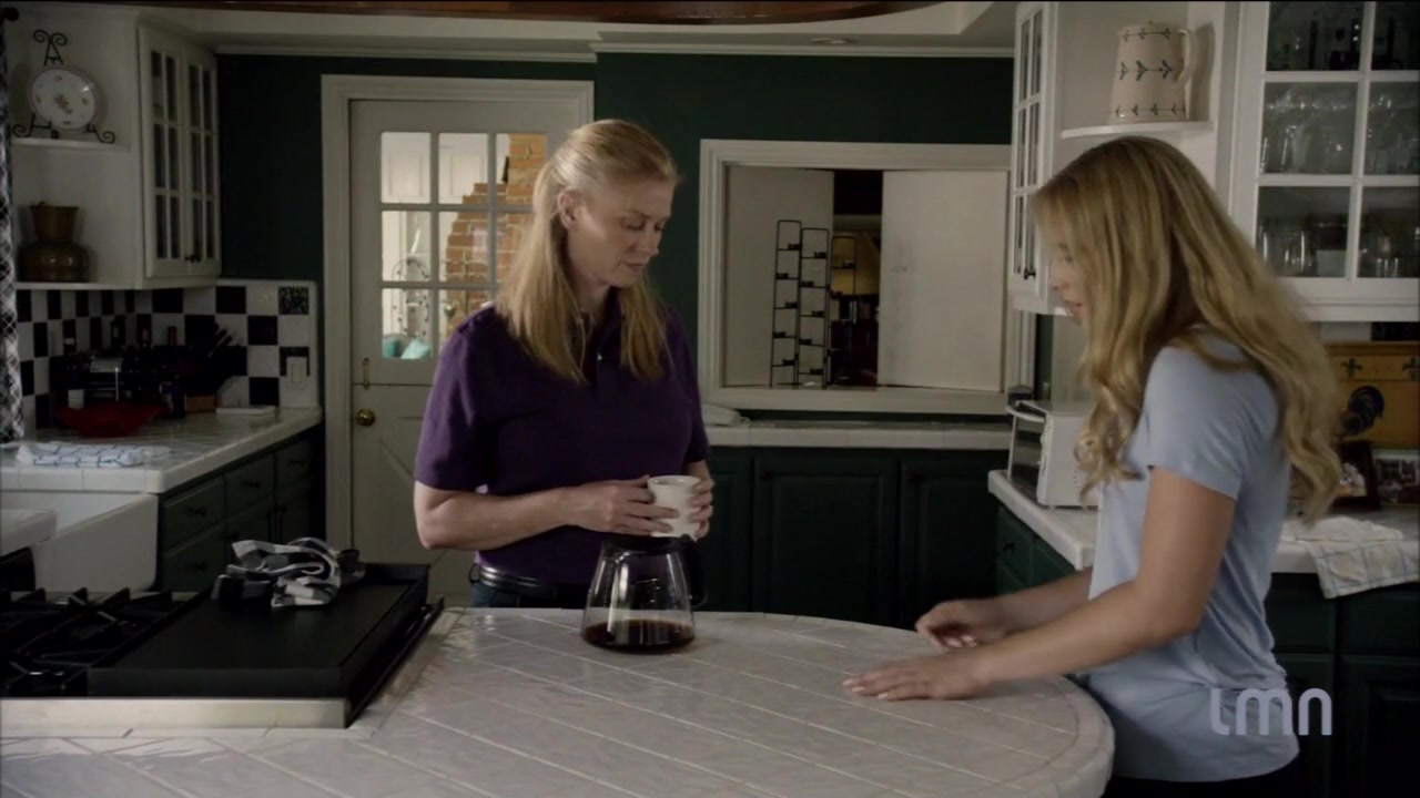The_Maid_2016_720p_HDTV_X264_Solar_3131.jpg