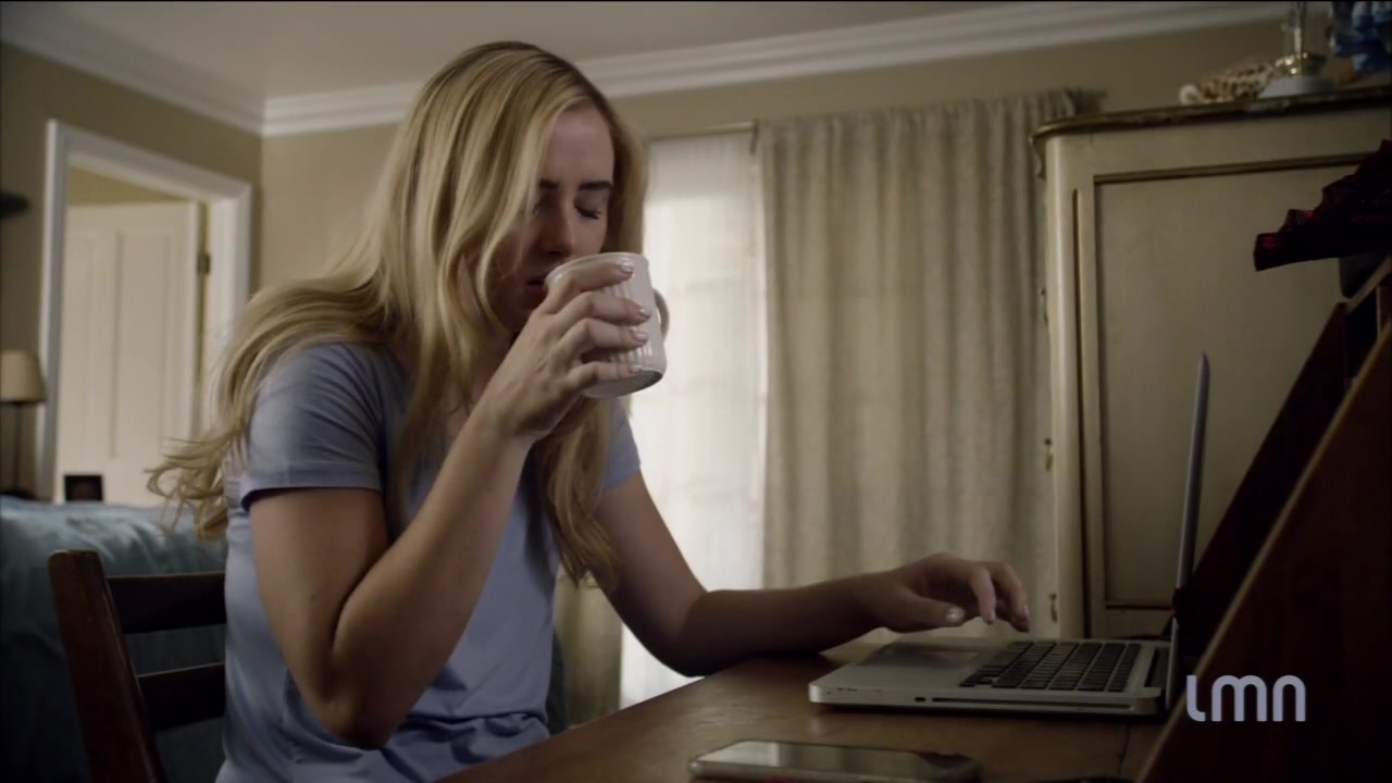 The_Maid_2016_720p_HDTV_X264_Solar_3217.jpg