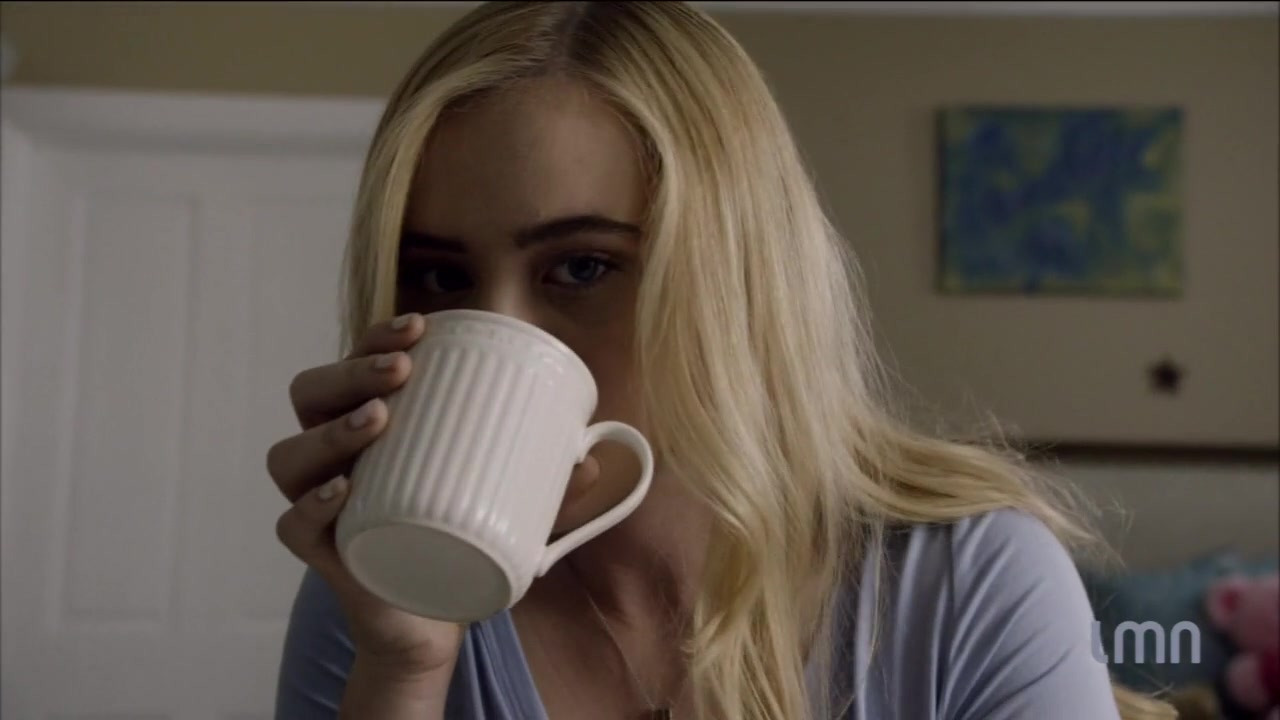 The_Maid_2016_720p_HDTV_X264_Solar_3218.jpg