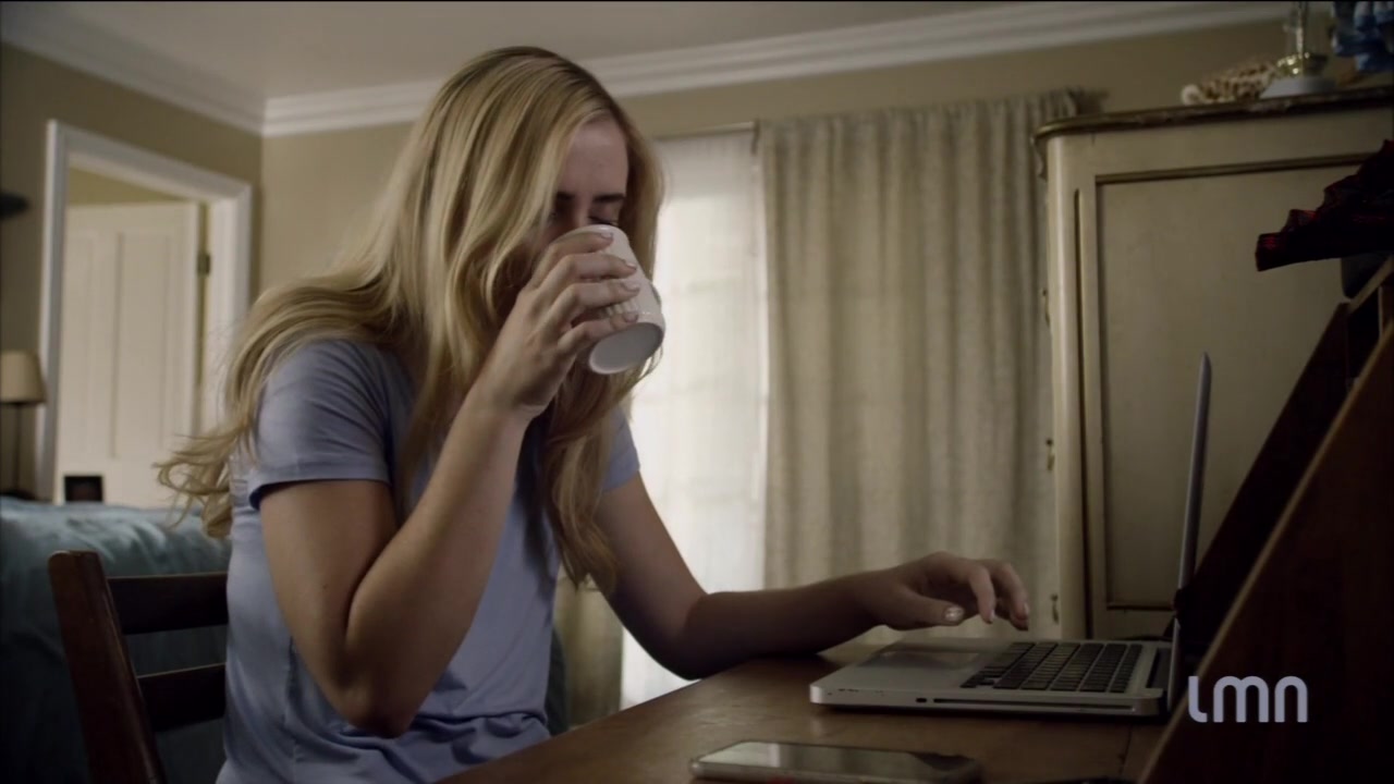 The_Maid_2016_720p_HDTV_X264_Solar_3232.jpg
