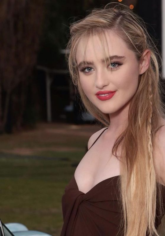 kathryn-newton-a-map-of-tiny-perfect-things-premiere-in-la-5_thumbnail.jpg