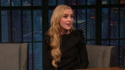 Kathryn_Newton_Had_a_Star_Studded_Dinner_with_Meryl_Streep_and_Reese_Witherspoon5B15D_139.jpg