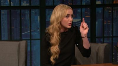 Kathryn_Newton_Had_a_Star_Studded_Dinner_with_Meryl_Streep_and_Reese_Witherspoon5B15D_140.jpg