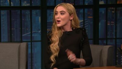 Kathryn_Newton_Had_a_Star_Studded_Dinner_with_Meryl_Streep_and_Reese_Witherspoon5B15D_142.jpg