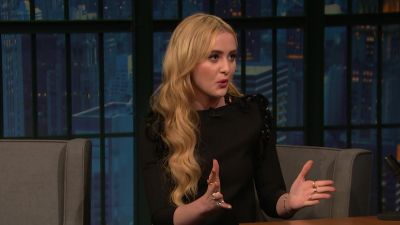 Kathryn_Newton_Had_a_Star_Studded_Dinner_with_Meryl_Streep_and_Reese_Witherspoon5B15D_152.jpg