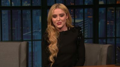 Kathryn_Newton_Had_a_Star_Studded_Dinner_with_Meryl_Streep_and_Reese_Witherspoon5B15D_163.jpg