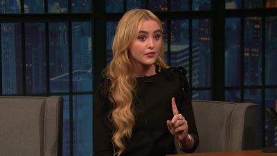 Kathryn_Newton_Had_a_Star_Studded_Dinner_with_Meryl_Streep_and_Reese_Witherspoon5B15D_175.jpg
