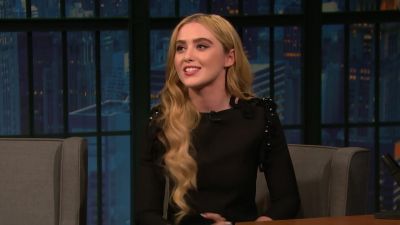 Kathryn_Newton_Had_a_Star_Studded_Dinner_with_Meryl_Streep_and_Reese_Witherspoon5B15D_187.jpg