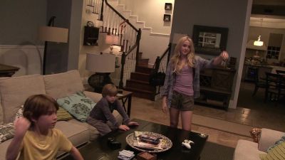 Paranormal_Activity_4_2012_Unrated_1080p_BluRay_x264_1222.jpg