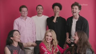 The_Cast_Of5B15D_365.jpg