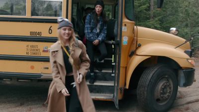 The_Society_Cast_Back_to_Basics___Road_Trip___Netflix5B15D_154.jpg