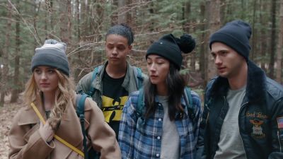 The_Society_Cast_Back_to_Basics___Road_Trip___Netflix5B15D_383.jpg