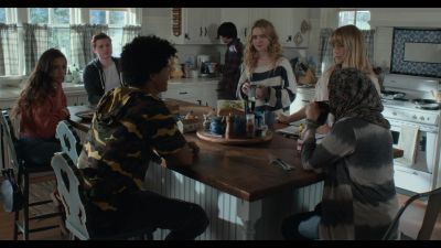 The_Society_S01E02_Our_Town_1080p_NF_WEB-DL_DDP5_1_x264-NTG_0314.jpg