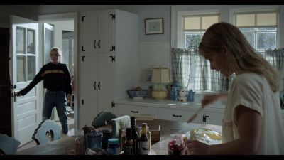 The_Society_S01E03_Childhoods_End_1080p_NF_WEB-DL_DDP5_1_x264-NTG_0730.jpg