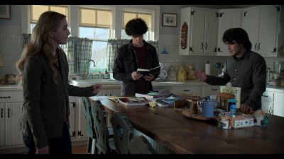 The_Society_S01E09_New_Names_1080p_NF_WEB-DL_DDP5_1_x264-NTG_0151.jpg