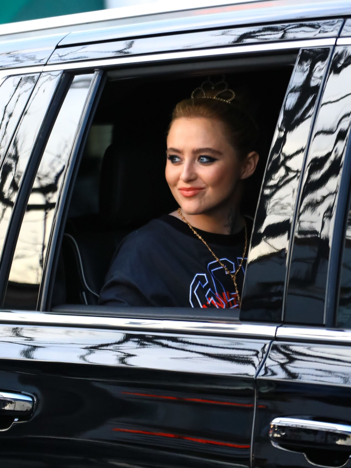 arrivingabigailpremiere170428-002.jpg