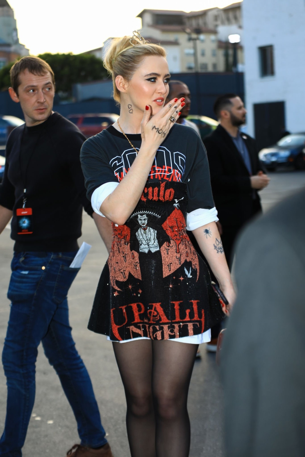 arrivingabigailpremiere170428-005.jpg
