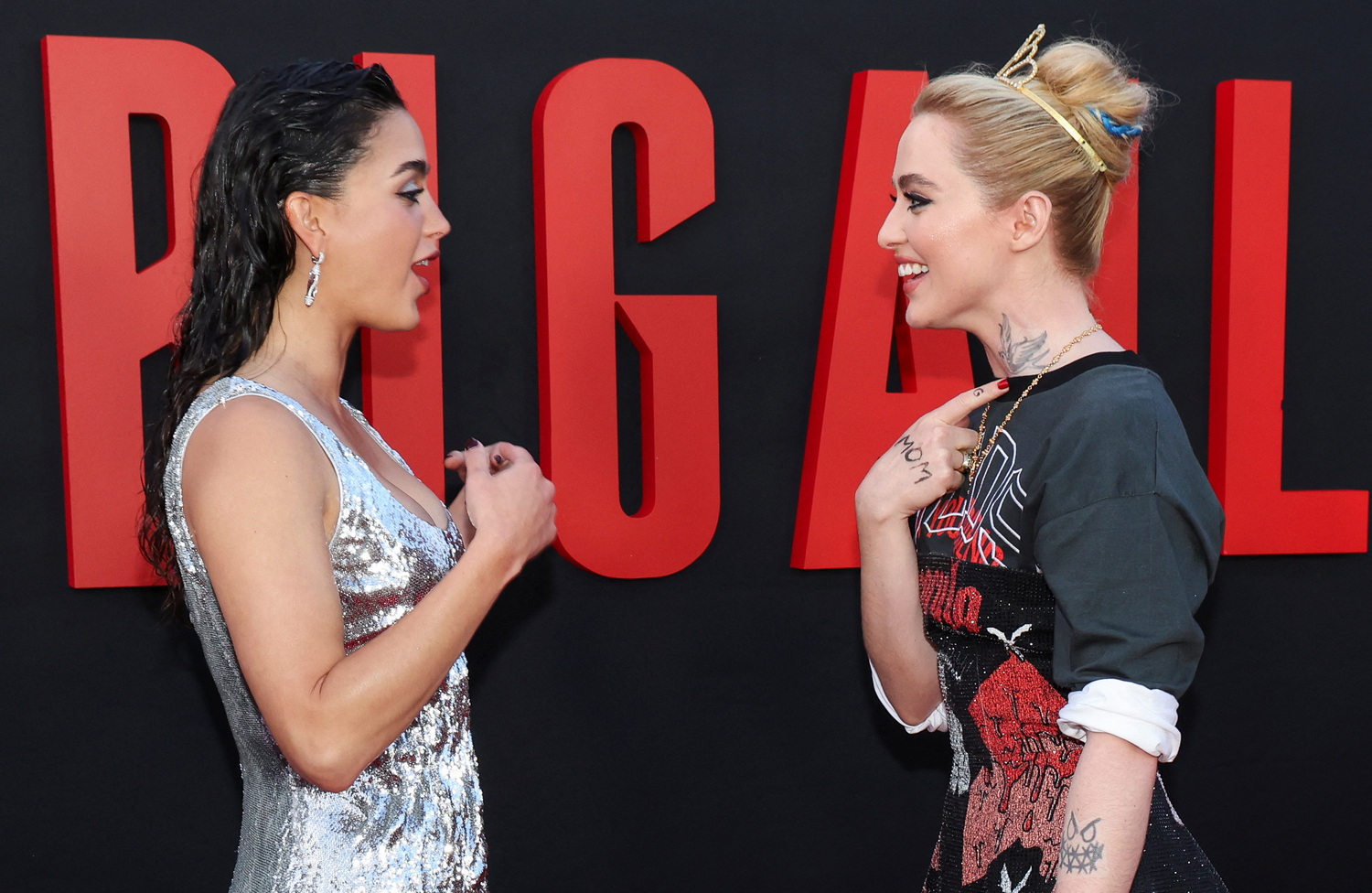 arrivingabigailpremiere170428-114.jpg