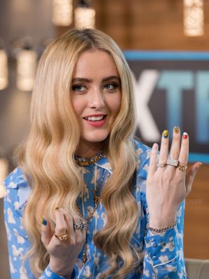 HQ

