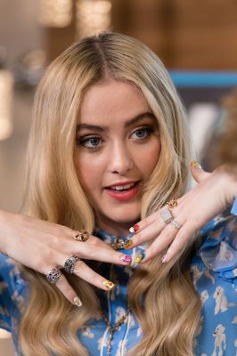 HQ
