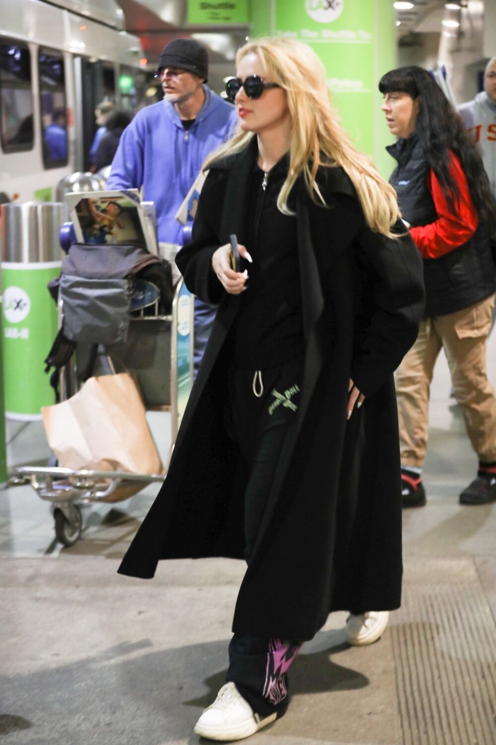 lax110423-002.jpg