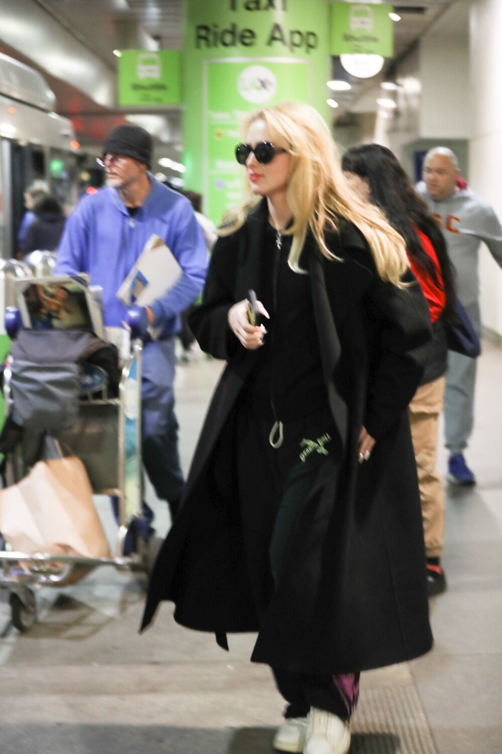 lax110423-006.jpg