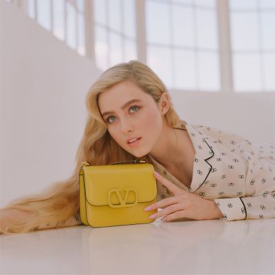 HQ
