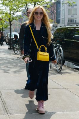 HQ
