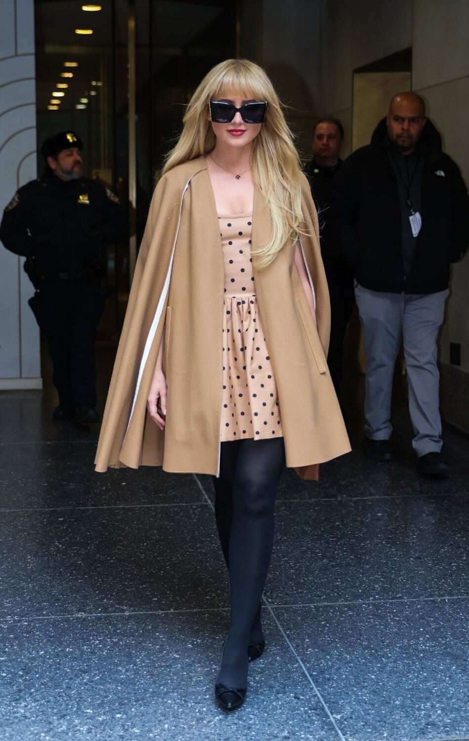 outsidetodayshow120224-015.jpg