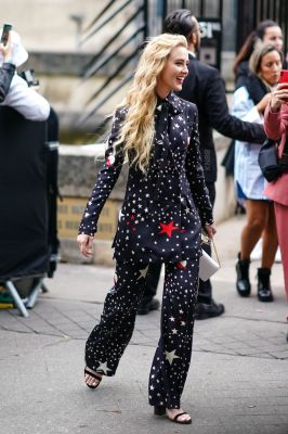 HQ
