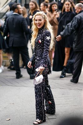 HQ
