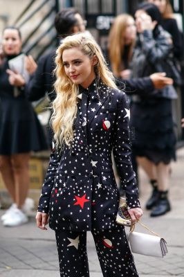 HQ
