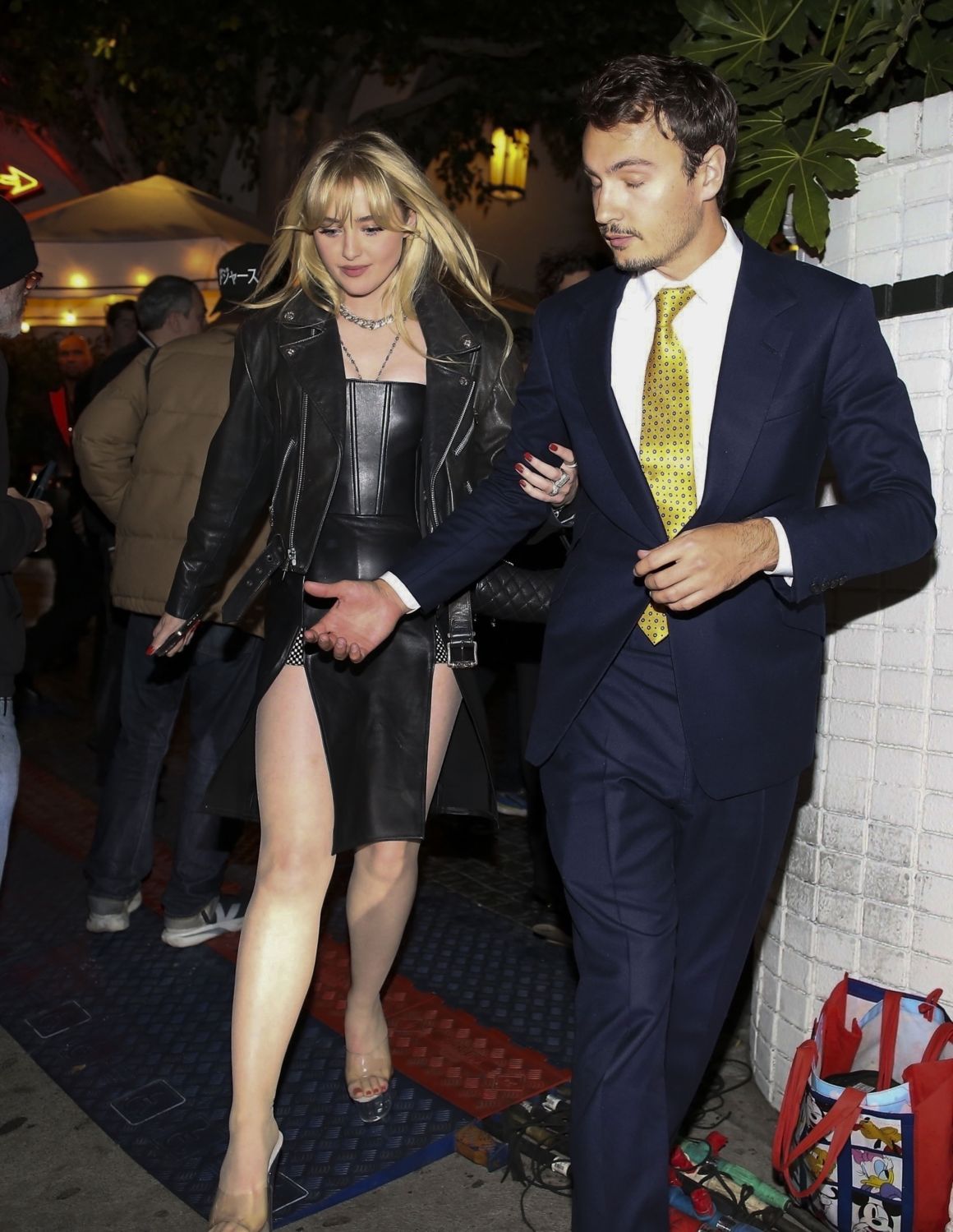 outsidevfparty260225-024.jpg