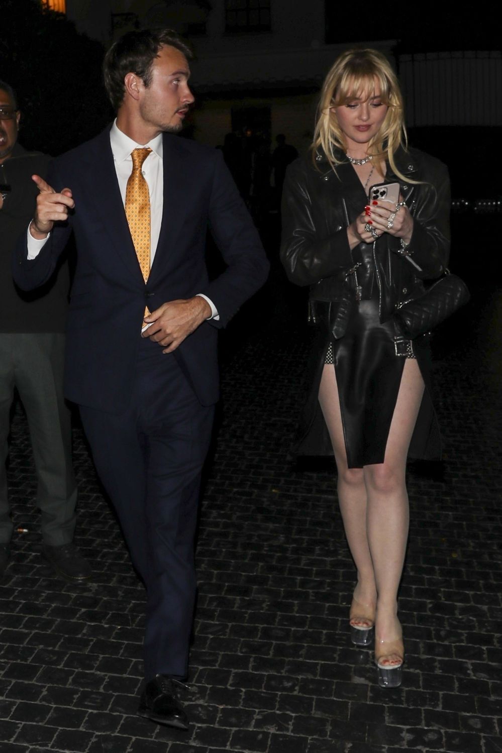 outsidevfparty260225-034.jpg