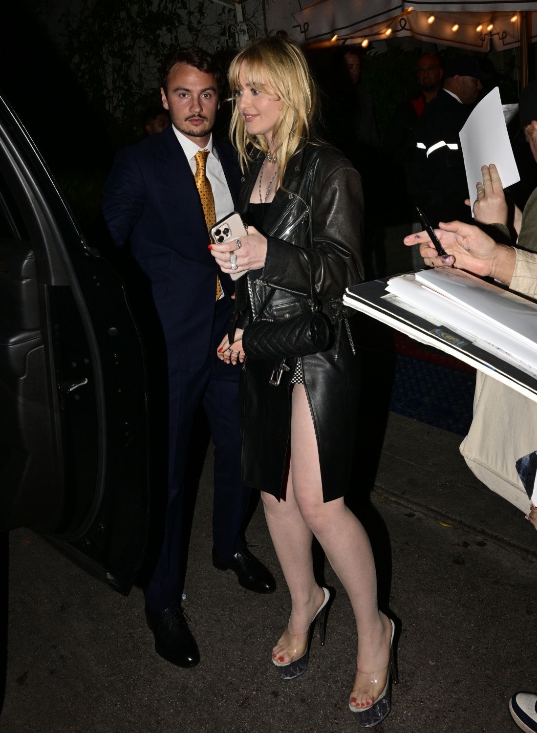 outsidevfparty260225-046.jpg