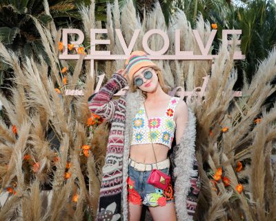 revolveparty160422-004.jpg