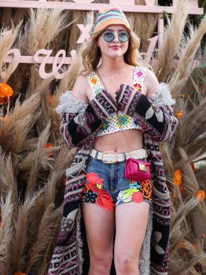 revolveparty160422-009.jpg