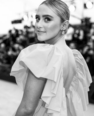 HQ

