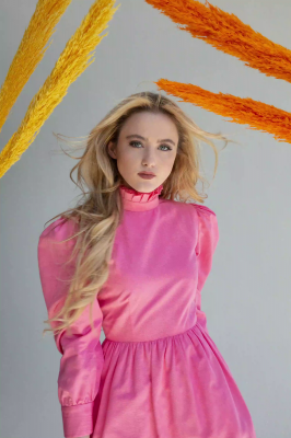 HQ
