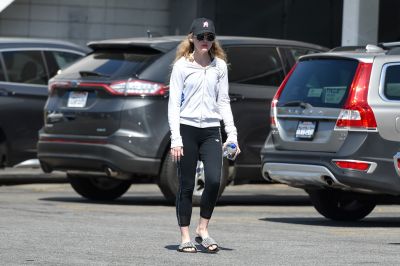HQ

