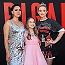 arrivingabigailpremiere170428-108.jpg