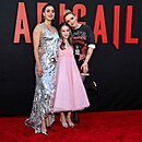 arrivingabigailpremiere170428-130.jpg