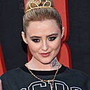 arrivingabigailpremiere170428-137.jpg